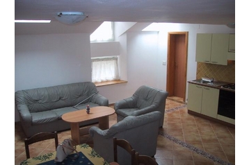 Croaţia Privát Pula, Exteriorul